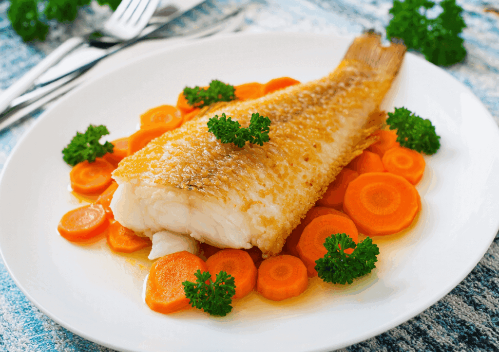 pastis&olive_carottes-dorades🖼️ Suggestion : filets brillants, peau croustillante, sur assiette blanche avec carottes et persil.