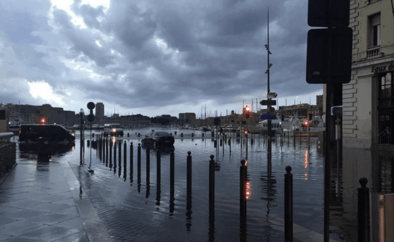 découvrez les événements tragiques qui ont marqué marseille, des incidents naturels aux crises humaines. plongez dans l'histoire de cette ville méditerranéenne à travers des récits poignants et des analyses des impacts de ces catastrophes.