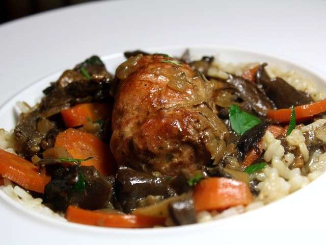 découvrez une délicieuse recette de crépinettes de porc au four, savoureuses et croustillantes. idéales pour vos repas en famille ou entre amis, ces spécialités de viande offrent un mélange parfait de saveurs. préparez-les facilement et régalez vos convives avec ce plat réconfortant et appétissant.