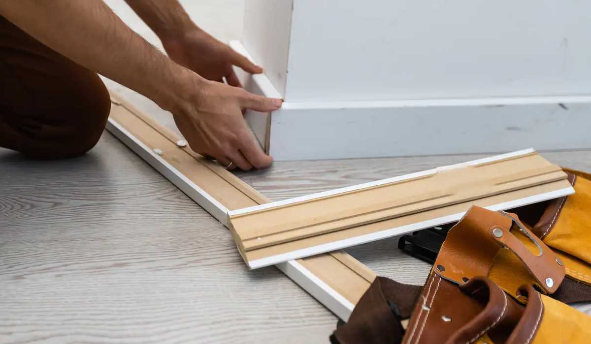découvrez comment réaliser une découpe parfaite de vos plinthes sans avoir besoin de boîte à onglet. suivez nos astuces et techniques pour des finitions professionnelles et un travail soigné, que vous soyez un bricoleur amateur ou expérimenté.