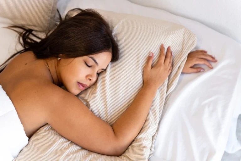 découvrez nos astuces pour passer des nuits fraîches même lors des chaudes soirées d'été. obtenez des conseils sur le choix de la literie, l'ambiance de la chambre et les remèdes naturels pour garantir un sommeil réparateur malgré la chaleur.