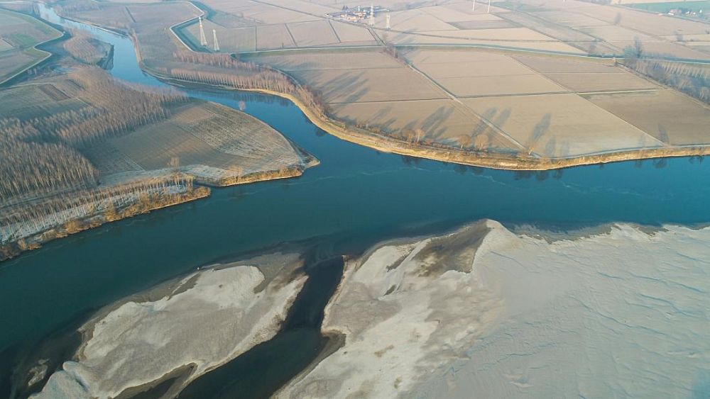 découvrez le fleuve le plus long de france en 2025, ses caractéristiques, son parcours et son importance écologique. plongez au cœur de l'histoire et des paysages qu'il traverse.