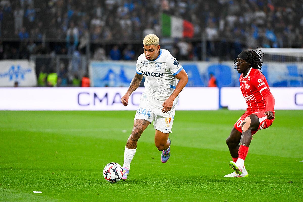 découvrez les implications et les enjeux du transfert de om (olympique de marseille) avec notre analyse approfondie. comprenez pourquoi le club a décidé de renoncer à ce transfert et quelles en seront les conséquences pour l'équipe et ses supporters.