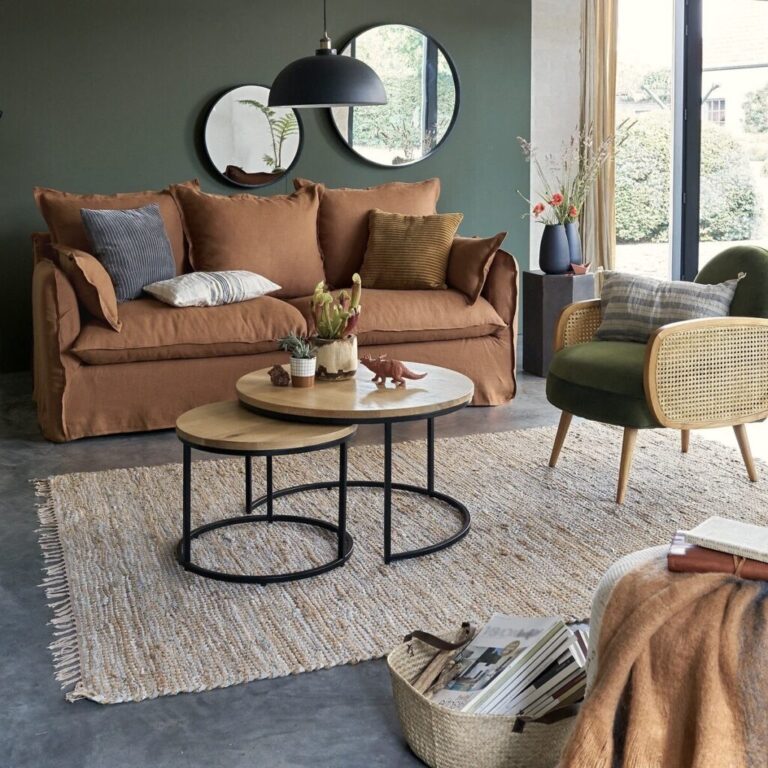 découvrez des astuces pratiques et inspirantes pour optimiser un salon de 20m². transformez votre petit espace en un lieu fonctionnel et esthétique grâce à des conseils de rangement, d'aménagement et de décoration adaptés.