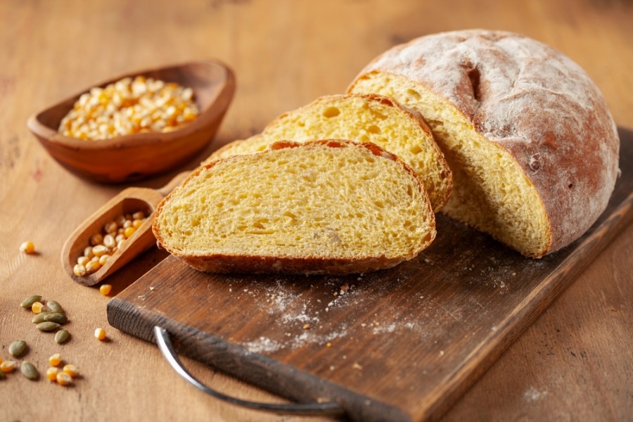 découvrez le délice du pain au maïs, une recette savoureuse alliant douceur et texture croustillante. parfait pour accompagner vos plats ou à déguster seul, il ravira les amateurs de pain fait maison. un incontournable à essayer !