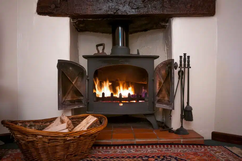 découvrez les poêles à bois à éviter pour une efficacité optimale et une sécurité accrue dans votre intérieur. informez-vous sur les modèles à fuir et faites le bon choix pour votre chauffage.