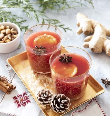découvrez notre recette de punch pour 50 personnes, idéale pour vos grandes occasions. rafraîchissant et savoureux, ce mélange de fruits et d'alcools ravira tous vos invités. parfait pour les fêtes, mariages ou anniversaires, apprêtez-vous à impressionner avec cette boisson festive!