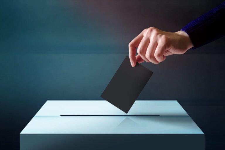 découvrez les enjeux et les impacts de la réforme du scrutin municipal en france. analyse des nouvelles modalités de vote, des améliorations possibles et des défis à relever pour une représentation démocratique renforcée.
