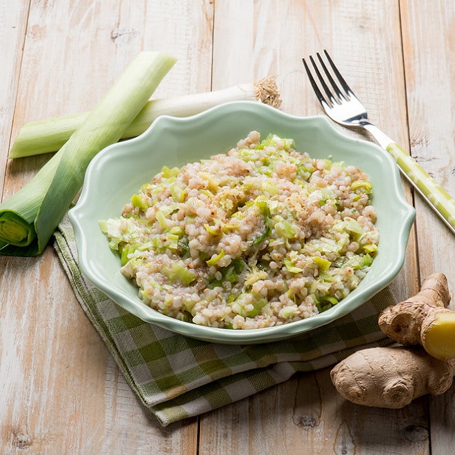découvrez notre recette de risotto rapide au cookeo, un plat savoureux et réconfortant qui se prépare en un rien de temps. idéal pour les repas en famille ou entre amis, savourez un risotto crémeux et plein de saveurs, sans effort et avec des ingrédients simples. suivez nos instructions faciles pour un résultat digne des grands chefs!