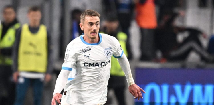 découvrez rongier, milieu de terrain prometteur de l'olympique de marseille. plongez dans son parcours, ses statistiques et son impact sur le jeu de l'om. suivez l'actualité et les performances de ce joueur talentueux au sein de l'équipe phocéenne.