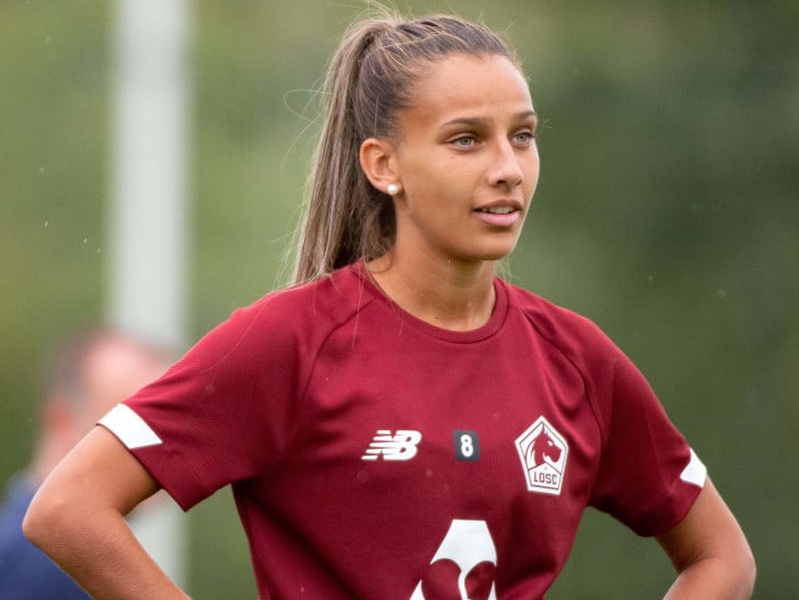 découvrez le retour tant attendu de salomé elisor au sein de l'équipe féminine de l'olympique de marseille. suivez ses nouvelles aventures sur le terrain et son impact dans le championnat.