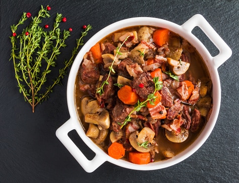découvrez des idées d'accompagnements savoureux pour sublimer votre bœuf bourguignon. que ce soit des pommes de terre fondantes, des légumes de saison ou une traditionnelle purée, trouvez l'inspiration pour un repas chaleureux et convivial.