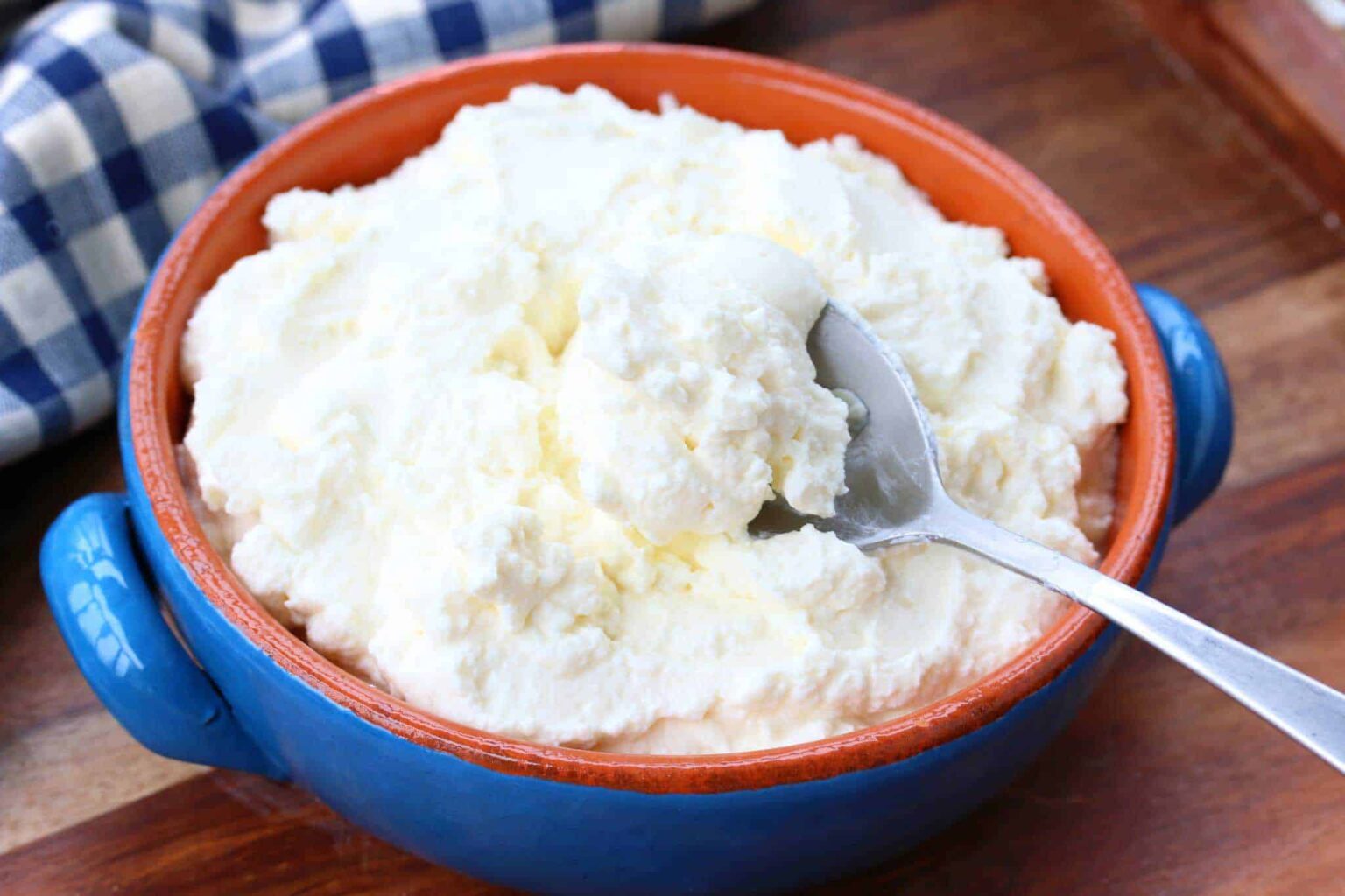 découvrez des alternatives savoureuses à la béchamel traditionnelle pour vos gratins : recettes légères, sans lactose ou vegan pour varier les plaisirs tout en gardant le gratin crémeux et gourmand.