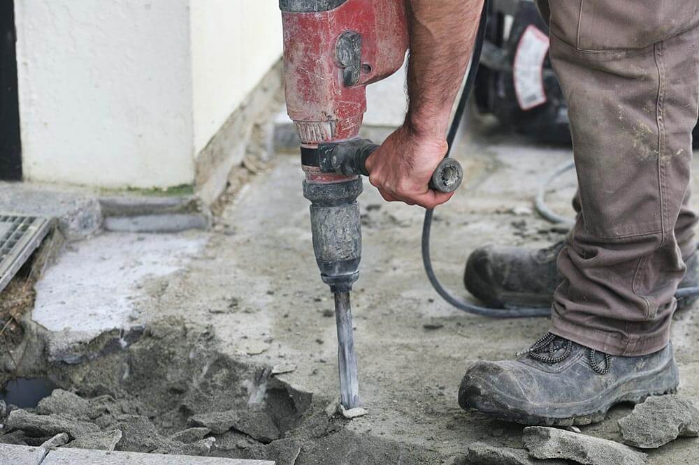 découvrez des méthodes efficaces et sécuritaires pour briser du béton sans utiliser de marteau. astuces, outils alternatifs et conseils pratiques pour vos travaux de démolition.