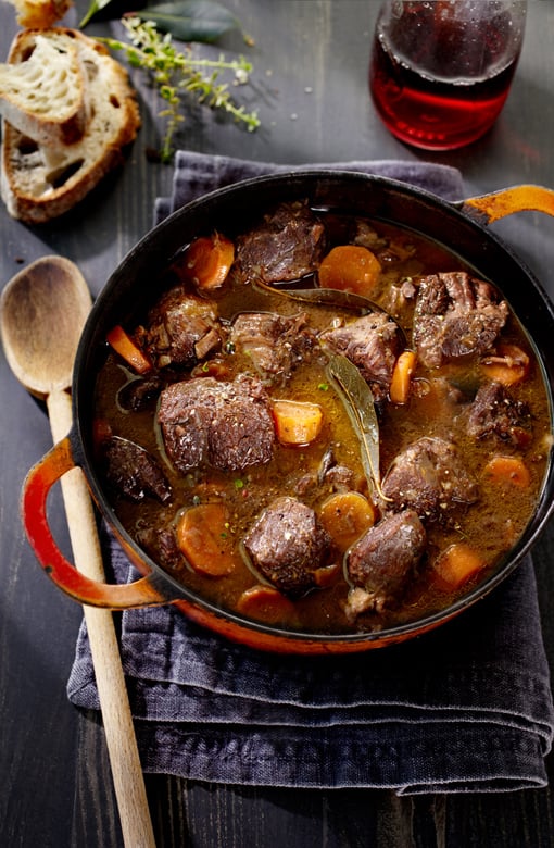 découvrez notre recette traditionnelle de civet de sanglier : un plat mijoté aux saveurs authentiques, idéal pour les amateurs de gibier. conseils de préparation et astuces pour réussir votre civet à la perfection.