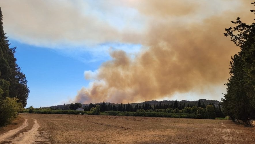 découvrez les alertes et les mesures de prévention contre les dangers d'incendie dans le département des bouches-du-rhône. renseignez-vous sur les conseils de sécurité et les dispositifs en place pour protéger votre environnement. restez informé et en sécurité face aux risques d'incendie.