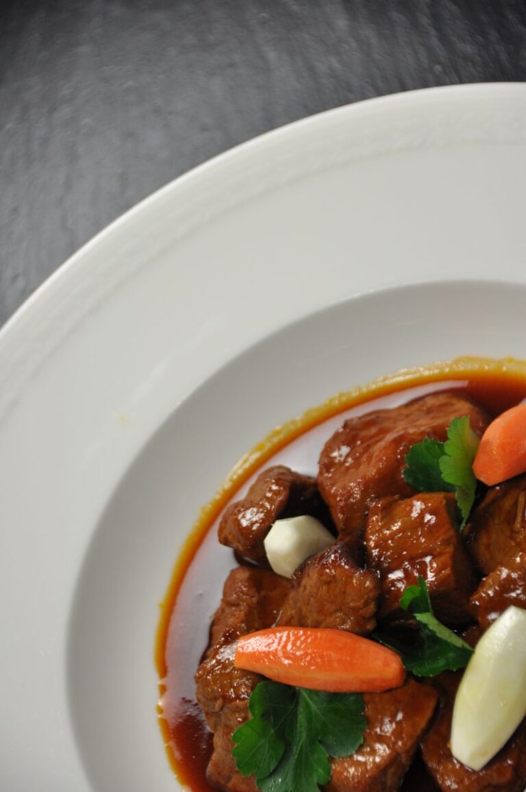 découvrez notre délicieuse recette de garnitures pour le veau marengo, un plat classique de la cuisine française. apprenez à sublimer ce met savoureux avec des légumes frais et des herbes aromatiques pour une expérience culinaire inoubliable.