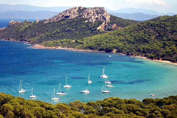 découvrez les plus belles îles méditerranéennes : paysages idylliques, eaux turquoise, culture riche et ambiance ensoleillée pour des vacances inoubliables.