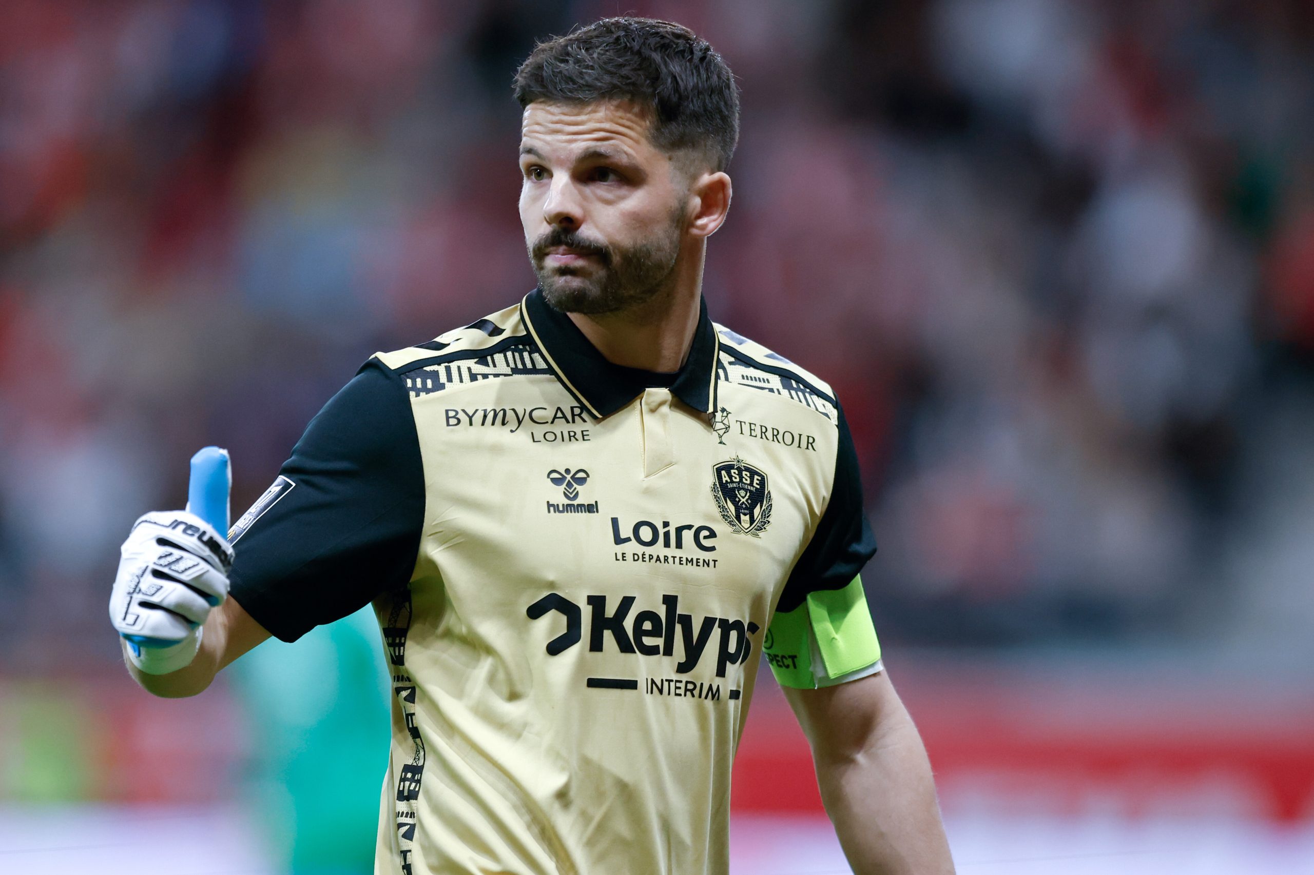découvrez les dernières tensions entourant le mercato à l'olympique de marseille, notamment le cas d'ordonez. analyse des enjeux, des transferts et des impacts pour l'équipe dans cette période cruciale du football.