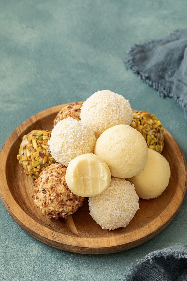 découvrez nos délicieuses truffes au chocolat, une gourmandise fraichement préparée pour ravir vos papilles. offrez-vous un moment de douceur avec nos recettes artisanales, alliant qualité et saveurs intenses. parfaites pour les amateurs de chocolat, nos truffes sont un cadeau idéal ou un plaisir à savourer soi-même.