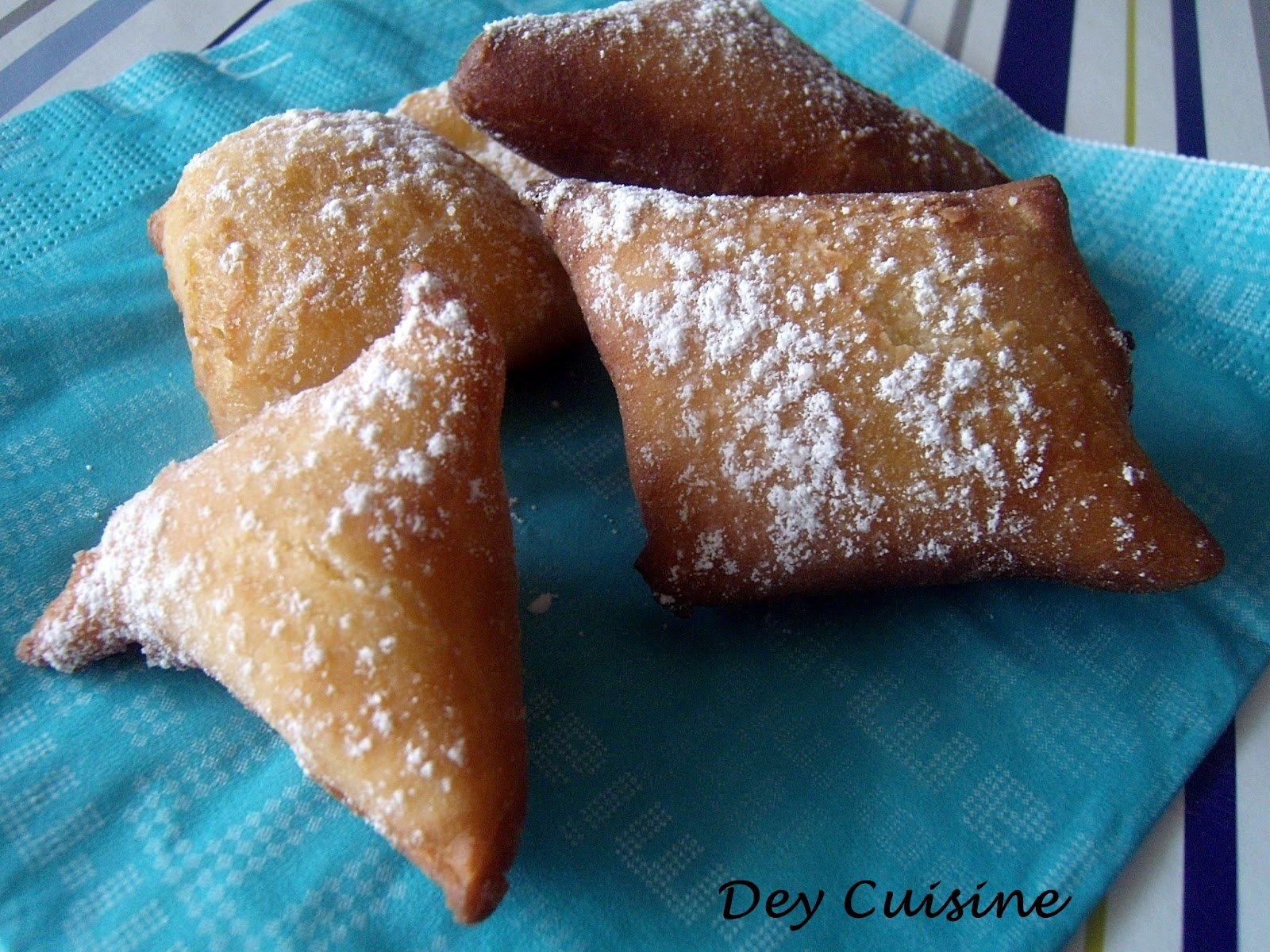 découvrez tout sur les bottereaux, ces délicieux beignets traditionnels de l'ouest de la france. recette, histoire et astuces pour réussir vos bottereaux maison et régaler toute la famille !