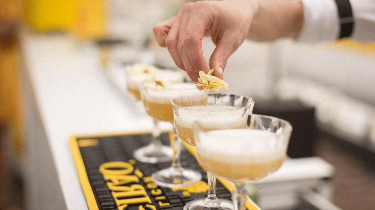 découvrez comment réaliser un délicieux cocktail madeleine maison : une recette originale et facile pour surprendre vos invités avec des saveurs gourmandes et raffinées. à tester pour vos apéritifs ou soirées conviviales !