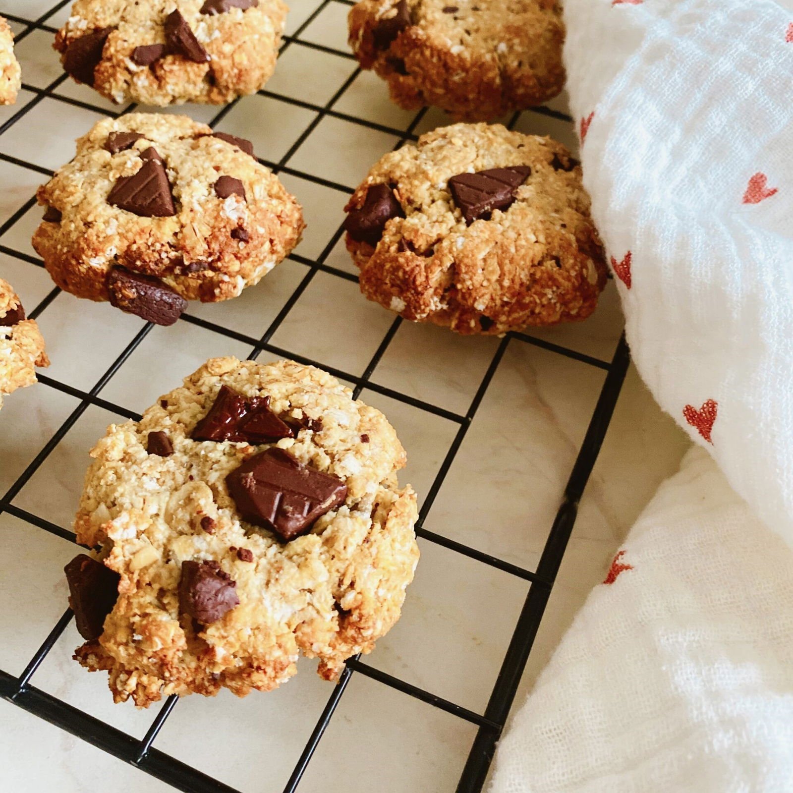 découvrez nos délicieuses recettes de cookies sans sucre, parfaites pour une pause gourmande et saine. idéales pour les diabétiques ou ceux qui souhaitent limiter leur consommation de sucre.