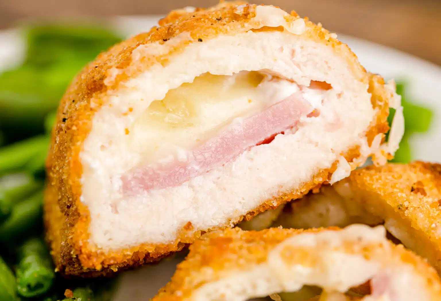 découvrez les risques pour la santé liés à la consommation d’un cordon bleu périmé et les signes pour repérer un produit impropre à la consommation. protégez-vous des dangers alimentaires !