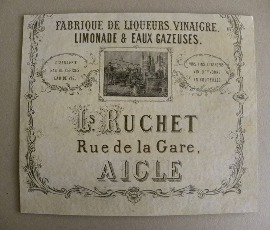 découvrez notre sélection d'eaux gazeuses légères en sodium, idéales pour accompagner vos repas ou vous désaltérer sans excès de sel. rafraîchissantes, saines et au goût naturel, elles préservent votre équilibre quotidien.