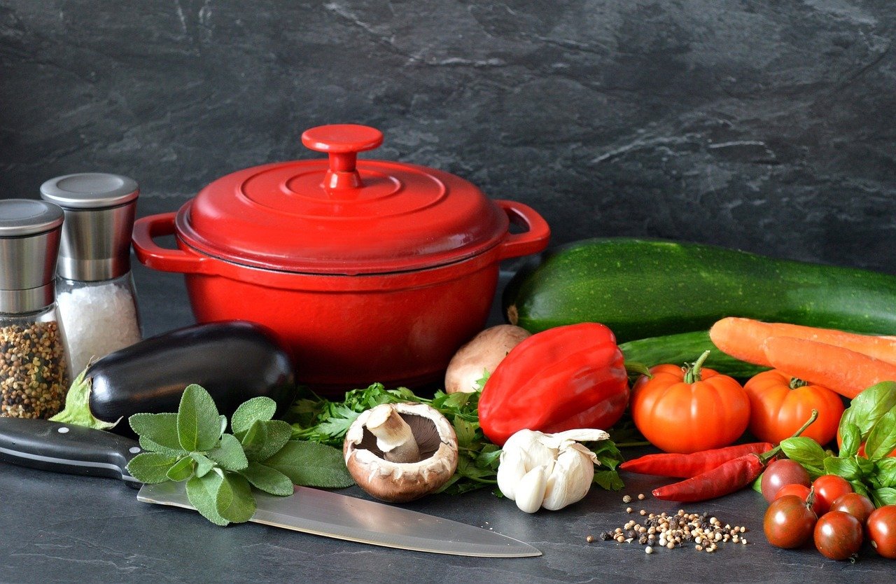 découvrez comment préparer un délicieux figatellu au four avec notre recette simple et rapide. profitez de toutes les saveurs de cette spécialité corse, cuite à la perfection pour un repas convivial !