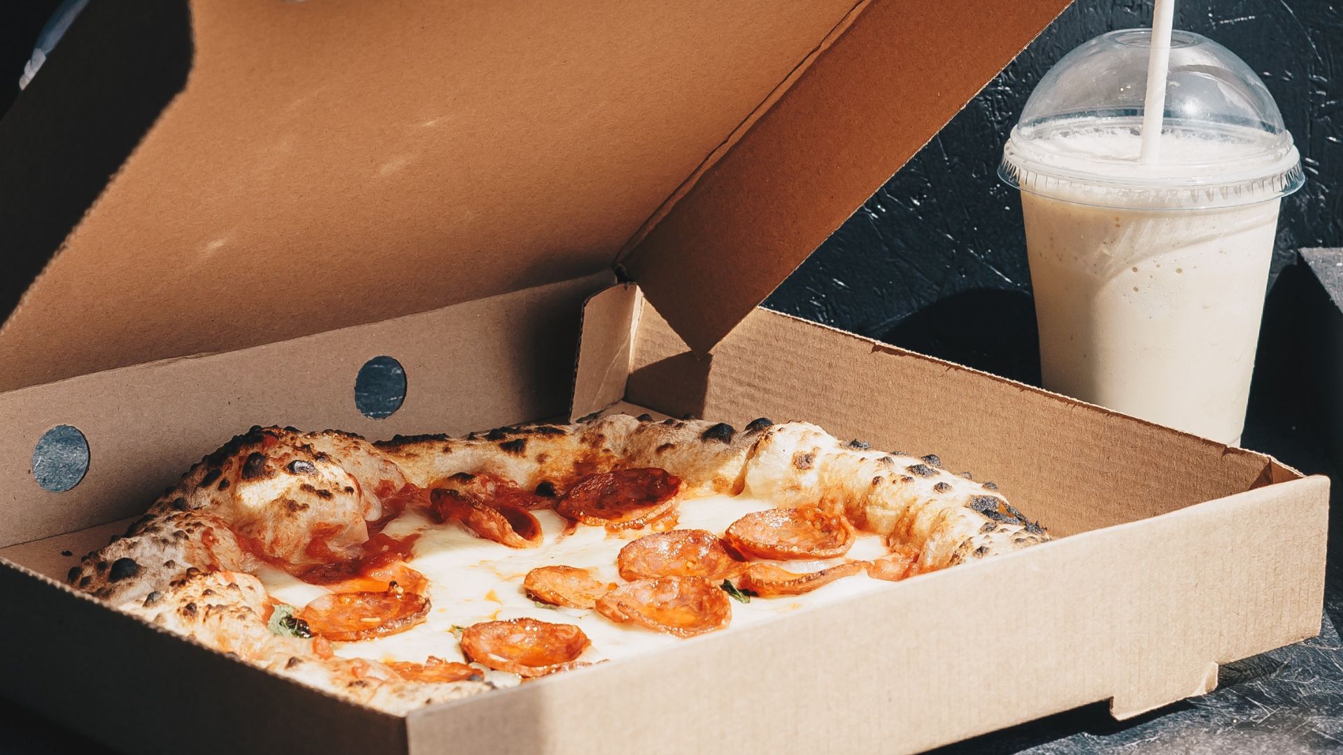 découvrez si domino's france propose des options halal, les pizzas disponibles, les ingrédients utilisés et les réponses aux questions fréquentes sur l’offre halal chez domino’s en france.