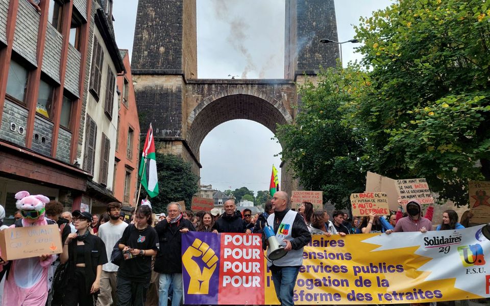 suivez toutes les manifestations en direct : actualité, témoignages, images exclusives et analyses en temps réel sur les mouvements sociaux en france et à l'étranger.
