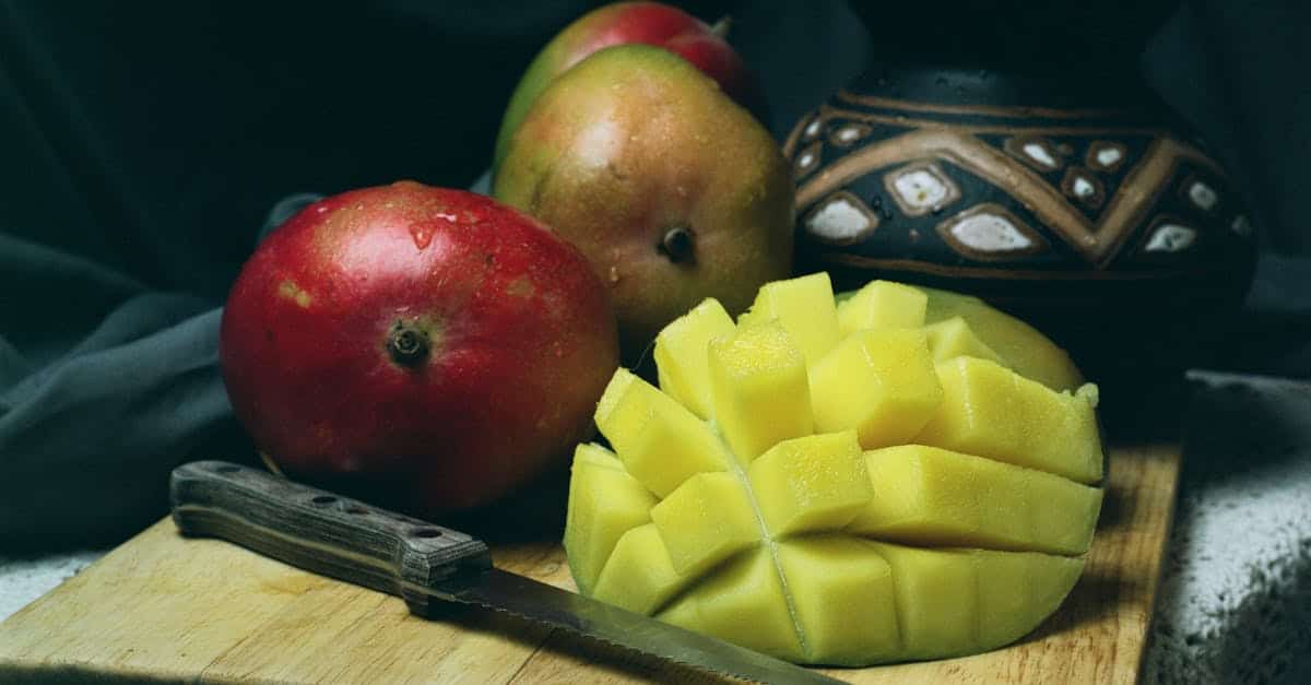 découvrez nos conseils pour choisir la mangue parfaite : astuces pour reconnaître une mangue mûre, savoureuse et juteuse en toute simplicité.