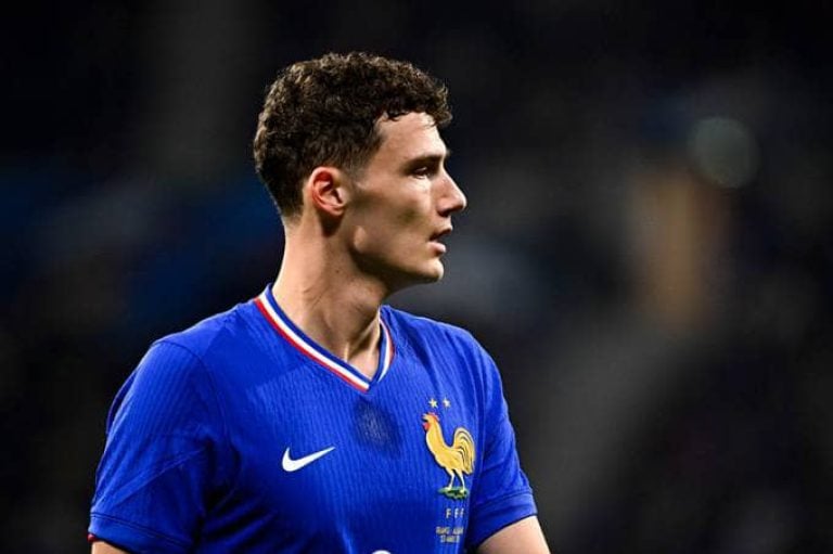 découvrez pourquoi benjamin pavard a été écarté de l'équipe, les raisons officielles de cette décision et ses conséquences pour la suite de sa carrière et pour son équipe.